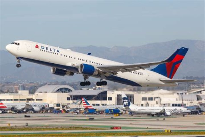 A Guide To Delta Airlines' Mission Statement And Values