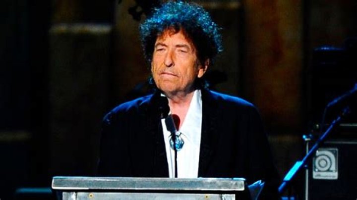 Bob Dylan Fans Are Getting Refunds for His New Book—Here's Why