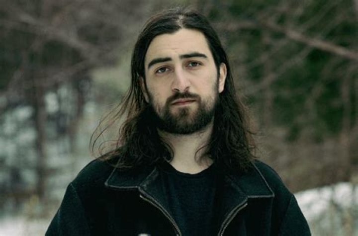 Exploring Noah Kahan's Ancestry: A Journey Into His Parents' Ethnic Heritage
