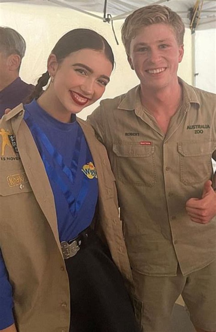 Molly Gordon's Dating History Unveiled: Who Has She Been Linked To?