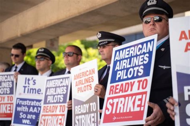 This Major Airline's Pilots Just Voted for a Strike This Summer